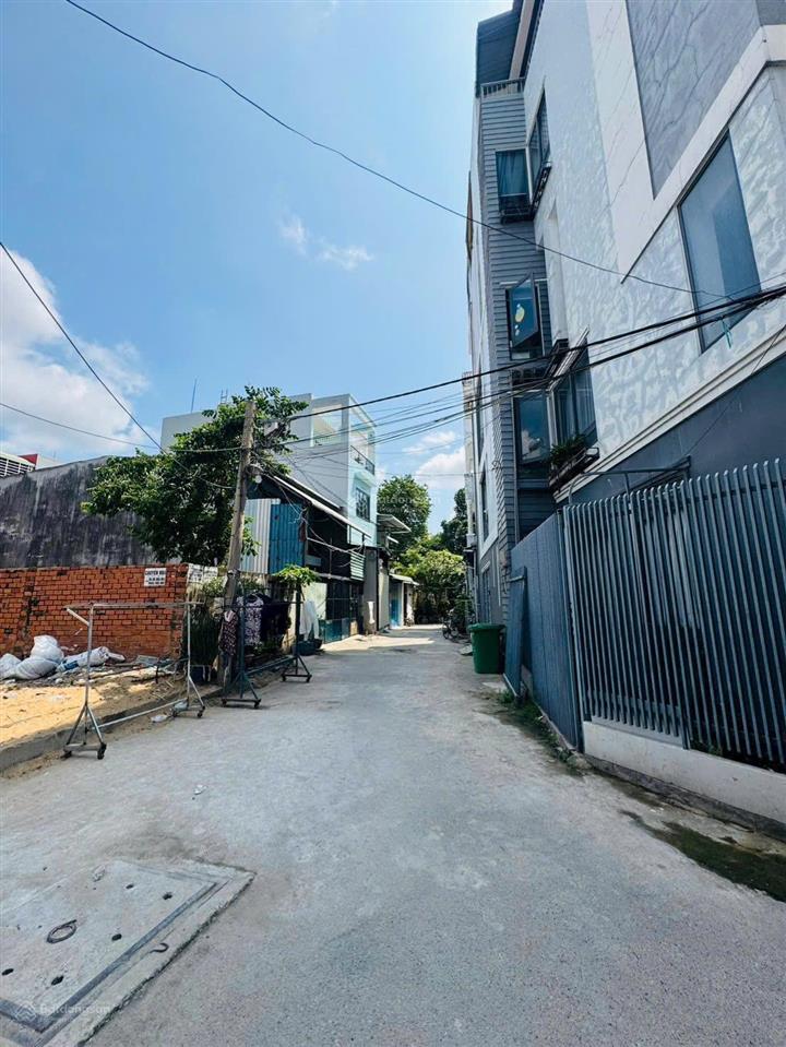 Chính chủ cần bán căn nhà 1 trệt 3 lầu mới hoàn thiện hẻm xe hơi giá 9,8 tỷ