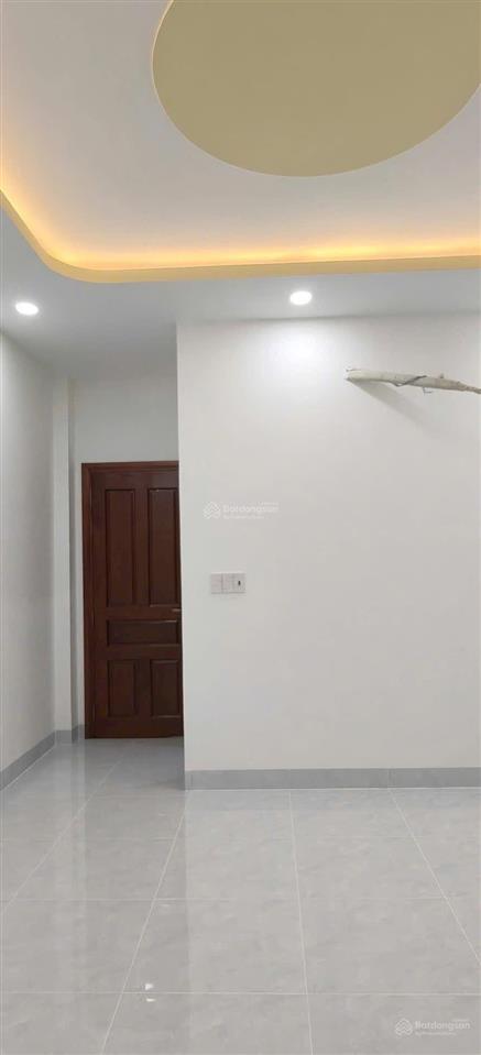 Chính chủ cần bán căn nhà 1 trệt 3 lầu mới hoàn thiện hẻm xe hơi giá 9,8 tỷ