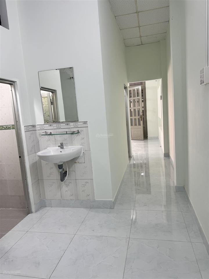 Cần bán căn nhà cấp 4 53m² đường ô tô thông ra lê văn thịnh và nguyễn duy trinh giá 6,4 tỷ