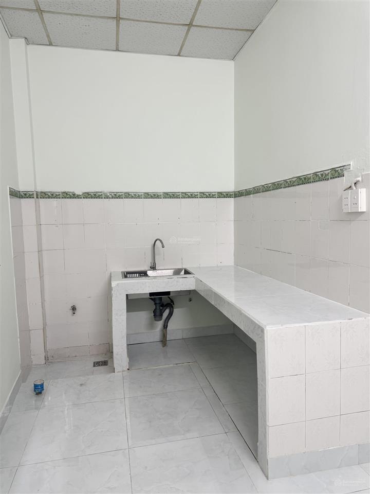 Cần bán căn nhà cấp 4 53m² đường ô tô thông ra lê văn thịnh và nguyễn duy trinh giá 6,4 tỷ