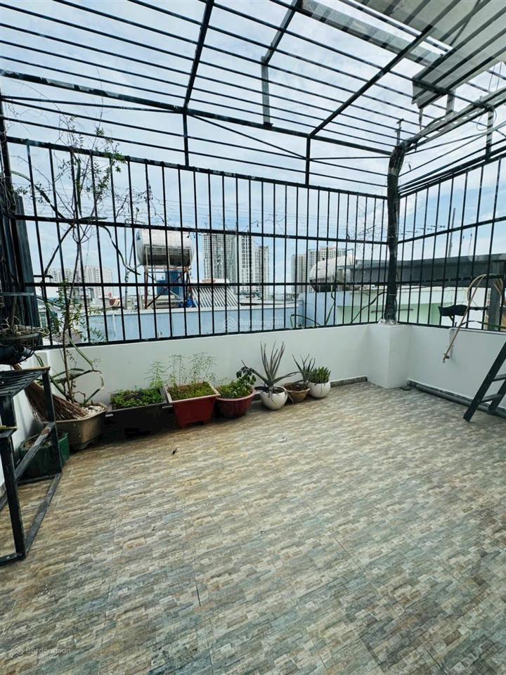 Chính chủ gửi bán nhà 1 trệt 3 lầu hẻm ô tô cách lê văn thịnh 100m giá 8,9 tỷ
