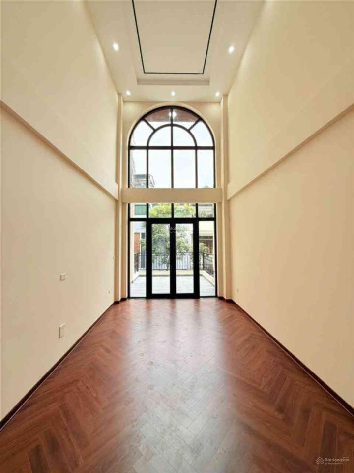 Bán nhà đẹp phố hào nam l 85m2 x 6 tầng l thang máy l ô tô vào nhà