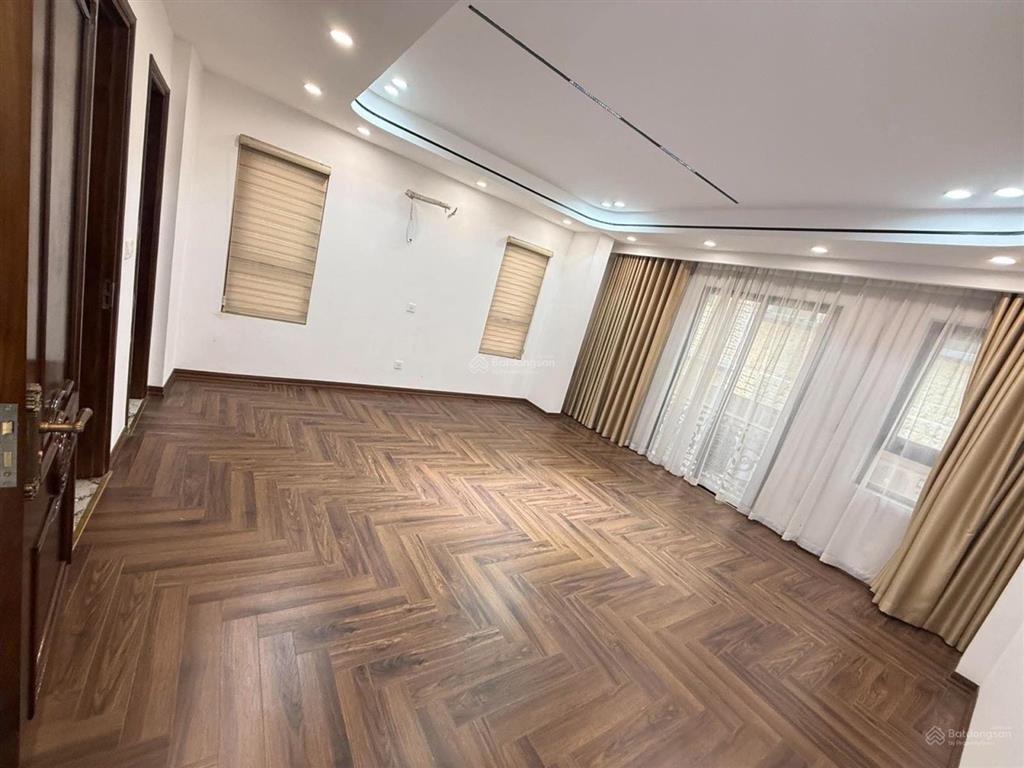 Bán căn góc phố trần duy hưng l 6 tầng x thang máy l ô tô thông