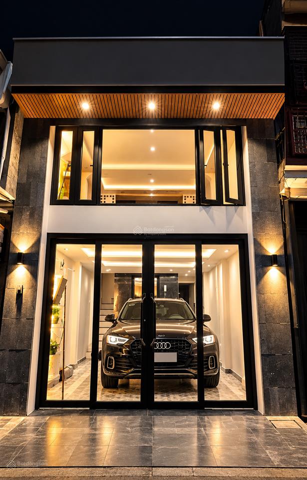 Mặt phố hoàng ngân gần trần duy hưng, nhà mới l 7 tầng x thang máy, ô tô audi vào nhà