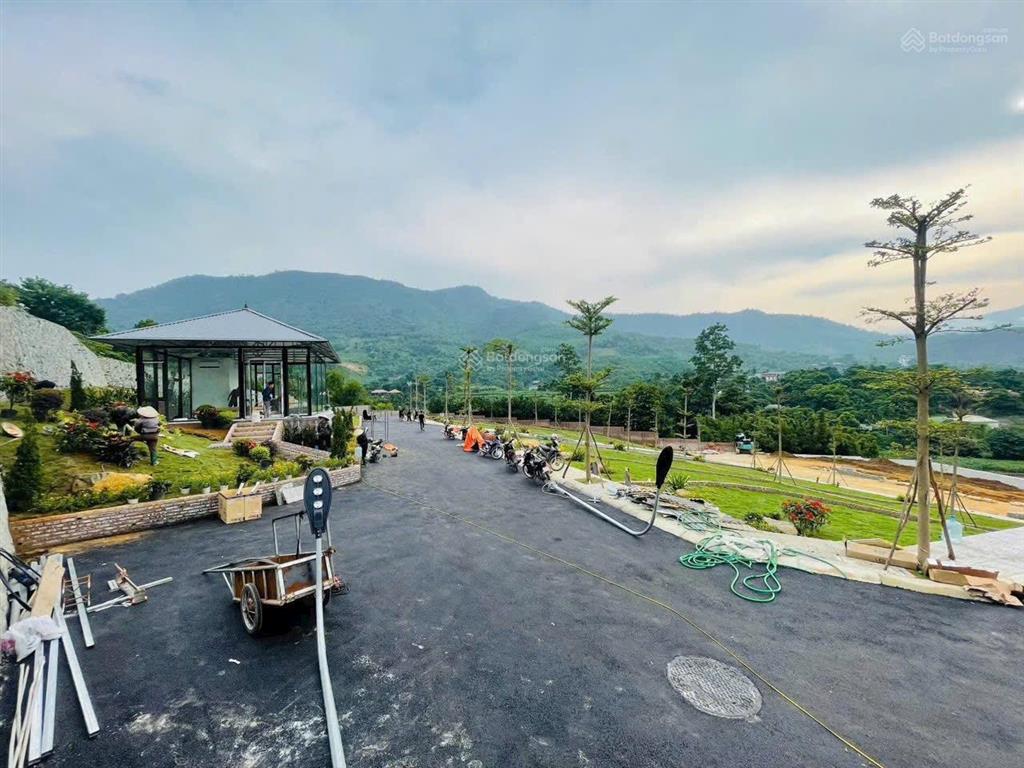 Cần bán gấp lô đất nghỉ dưỡng gần trung tâm xã phú cát, sổ đỏ pháp lý đầy đủ