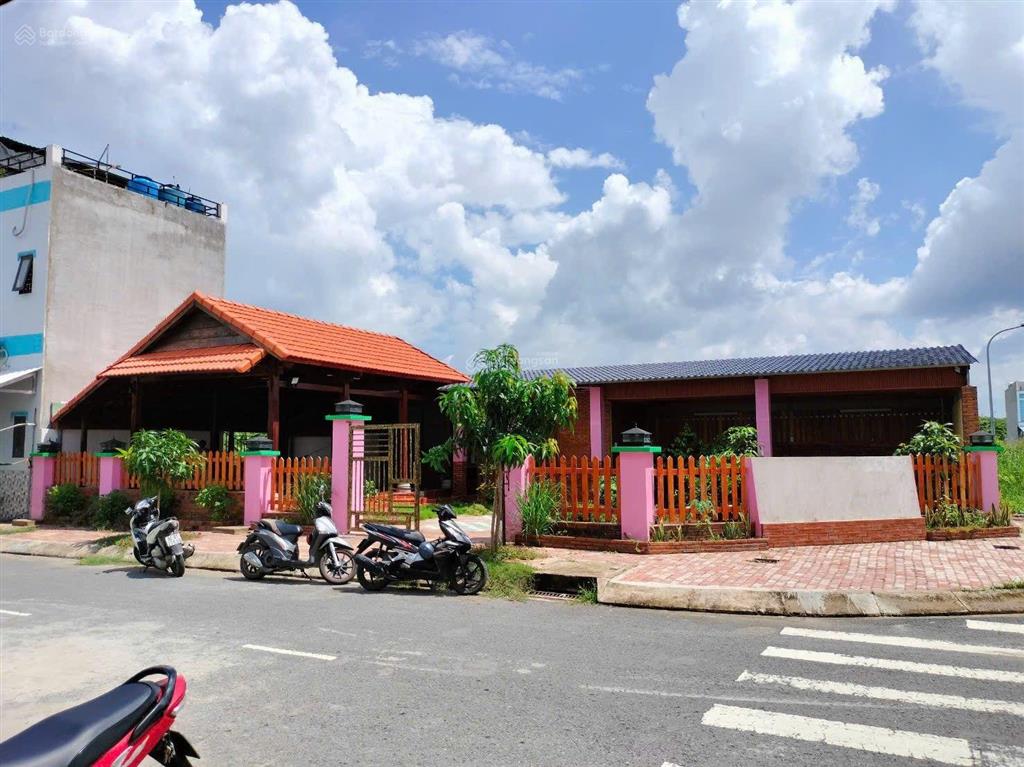Bán nhà góc 2mt view công viên đường số 30 & số 13, 5,5tỷ, 197,5m2, đẹp, nhiều tiện ích