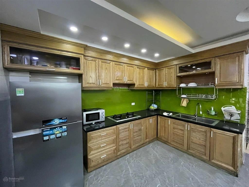 Nhà đẹp 5 tầng  60m2  hẻm xe hơi  cách mặt tiền 20m  sổ hồng riêng  vào ở ngay  chỉ 7,6 tỷ tl