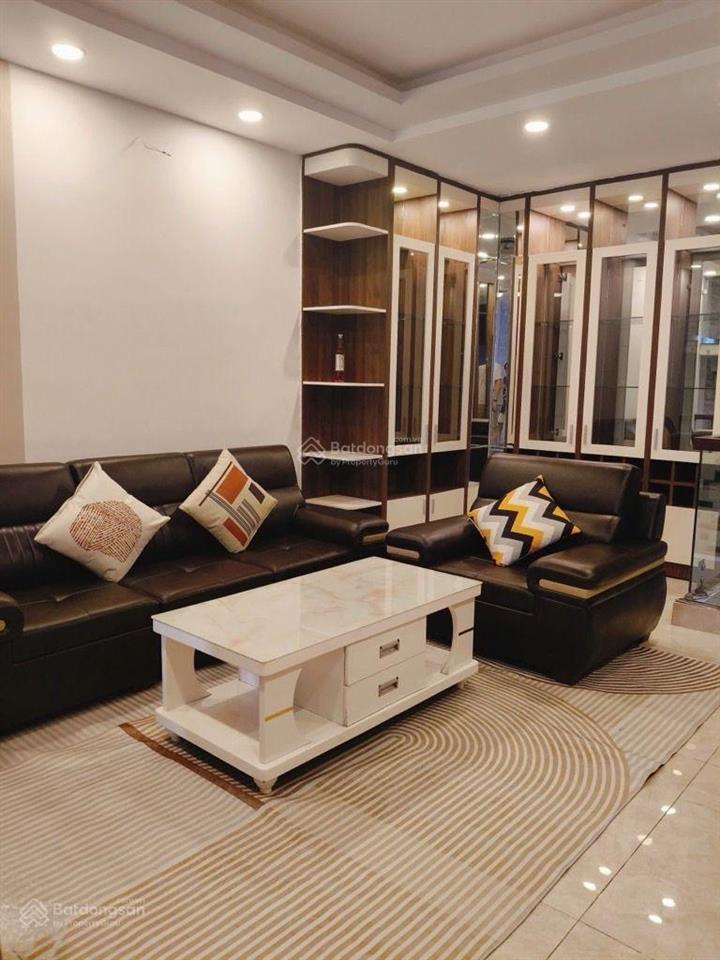 Dương quảng hàm 4 tầng 60m2 ngang gần 5m 4pn sát hẻm xe hơi