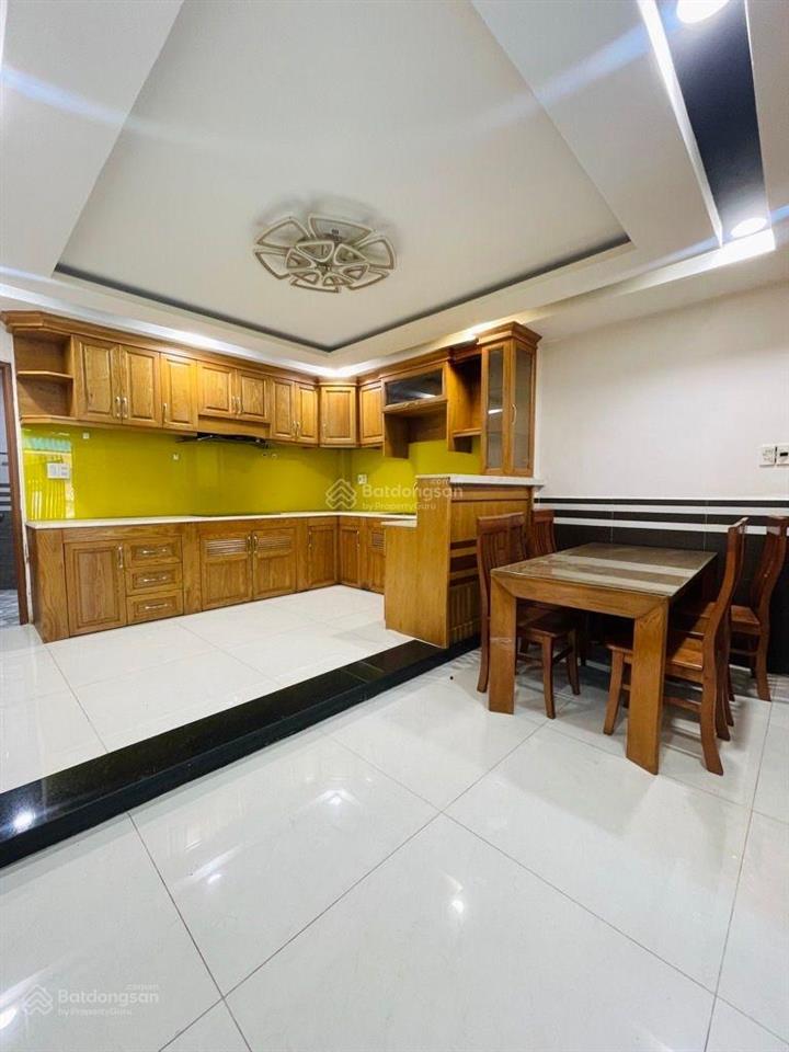 Dương quảng hàm 4 tầng 60m2 ngang gần 5m 4pn sát hẻm xe hơi