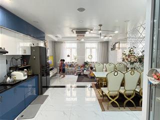 Chủ kẹt tiền bán rẻ nhà đẹp 5 tầng ô tô ngủ trong nhà ngay công viên làng hoa, nhỉnh 6tỷ tl