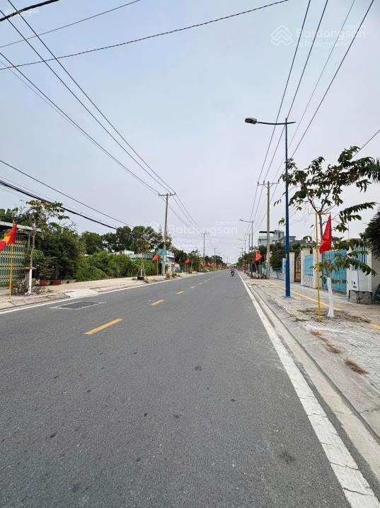 Chủ cần tiền bán ngay lô đất 100m2 (5x20) mặt tiền đường trung tâm giồng ao  giá 30 triệu/m2  shr