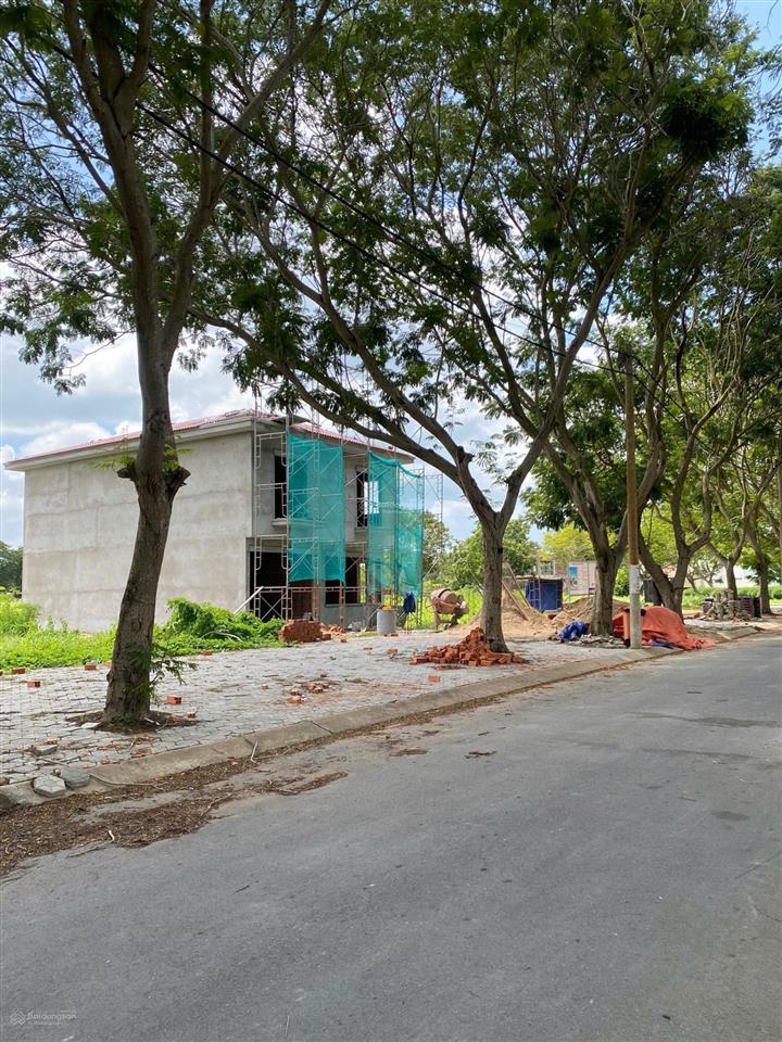 Chủ cần tiền bán ngay lô đất 100m2 (5x20) mặt tiền đường trung tâm giồng ao  giá 30 triệu/m2  shr