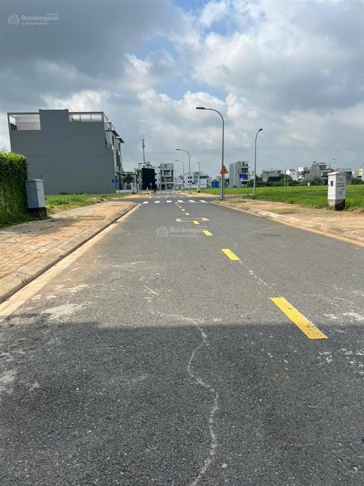 Xuống tiền ngay chỉ 40tr/m2  sở hữu ngay lô 100m2 mặt tiền vành đai 3 trung tâm quận 9  shr