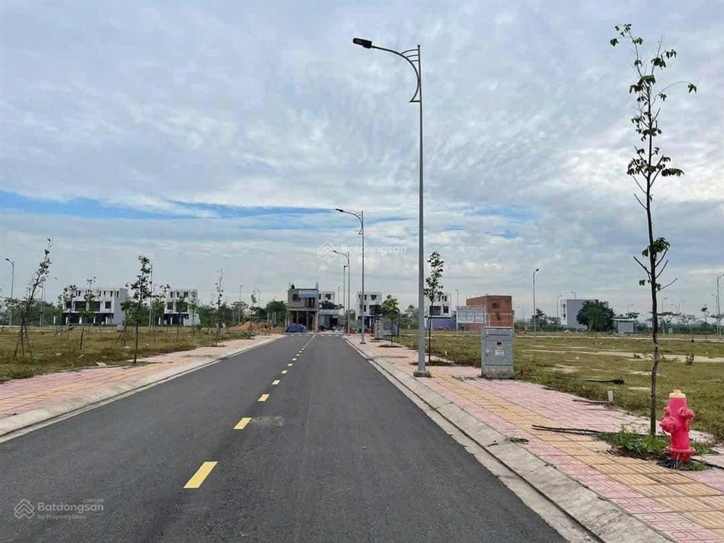 Xuống tiền ngay chỉ 40tr/m2  sở hữu ngay lô 100m2 mặt tiền vành đai 3 trung tâm quận 9  shr