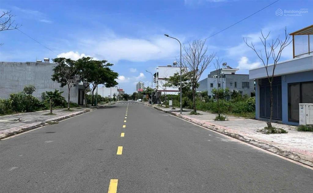 Rao bán lô 120m2 (6x20) giá 4 tỷ 5 do chủ kẹt tiền  ngay mặt tiền đường lớn kết nối lên vành đai 3