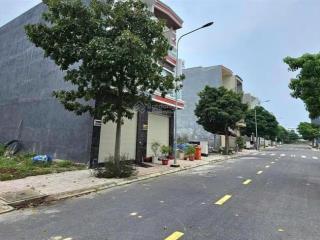 Giá chỉ 39triệu/m2  sở hữu ngay lô 100m2 mặt tiền đường lớn ngay trung tâm hành chính quận 9  shr