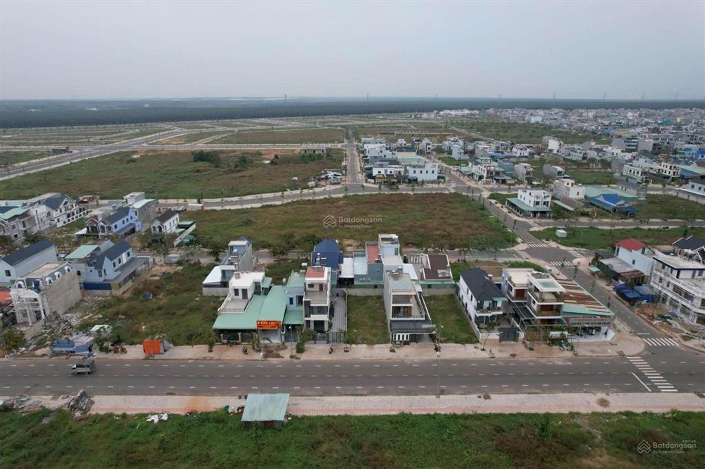 Giá chỉ 1 tỷ 650 anh/chị sở hữu ngay lô mặt tiền đường dt769 kết nối về sân bay long thành  shr