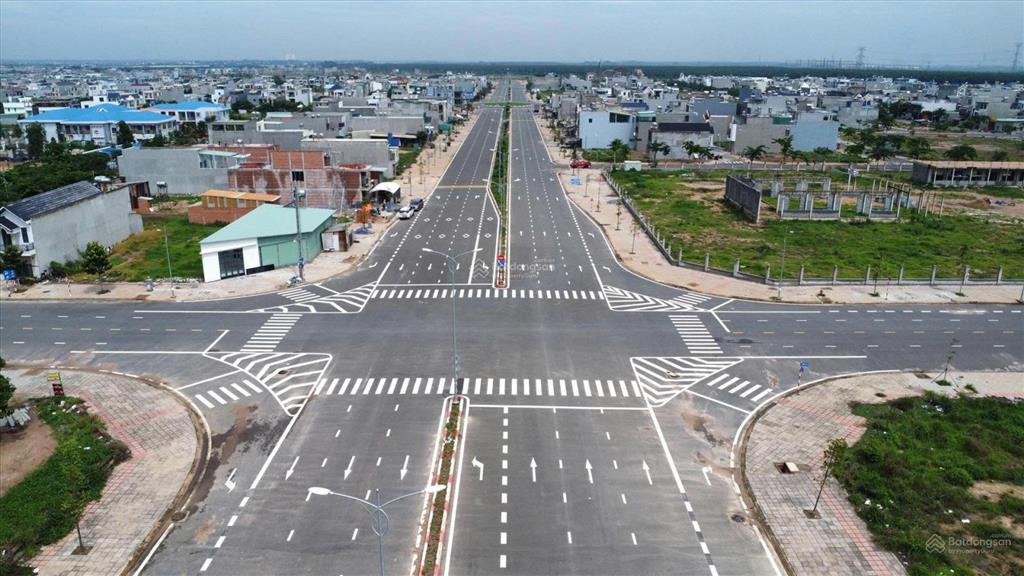 Giá chỉ 1 tỷ 650 anh/chị sở hữu ngay lô mặt tiền đường dt769 kết nối về sân bay long thành  shr