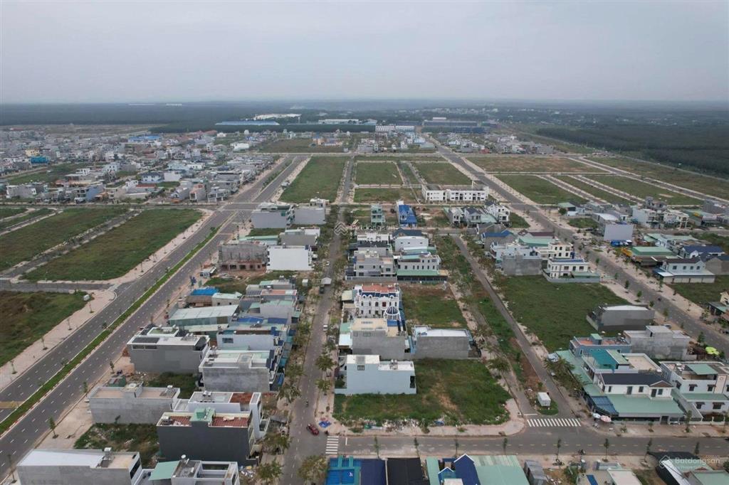 Giá chỉ 1 tỷ 650 anh/chị sở hữu ngay lô mặt tiền đường dt769 kết nối về sân bay long thành  shr