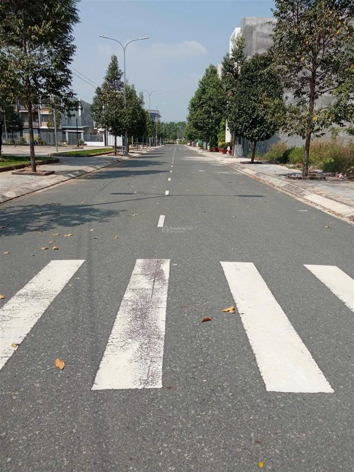 Bán lô 120m2  giá chỉ 1 tỷ 4 mặt tiền đường lớn trung tâm long thành  ngay sân bay long thành!