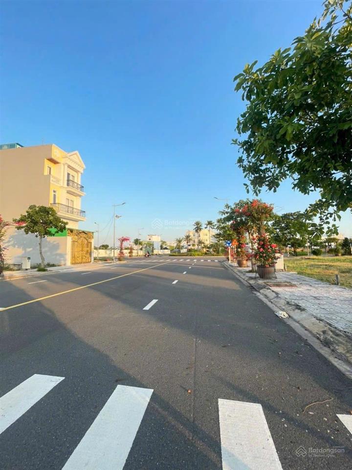 Bán lô 120m2  giá chỉ 1 tỷ 4 mặt tiền đường lớn trung tâm long thành  ngay sân bay long thành!