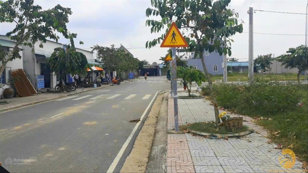 Bán lô 120m2  giá chỉ 1 tỷ 4 mặt tiền đường lớn trung tâm long thành  ngay sân bay long thành!