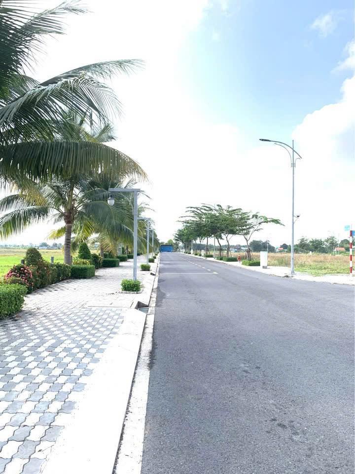 Bán đất nền trung tâm hành chính quận 9  giá chỉ 3 tỷ 5  sổ hồng sẵn  nh hỗ trợ 50%