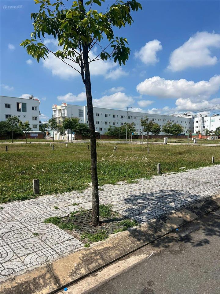 Bán lô 120m2  chỉ 1 tỷ  thổ cư 100%  ngay cầu long hưng  cách sân bay long thành chỉ 5km