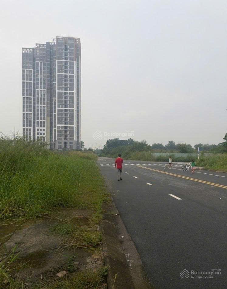 Cần bán lô 100m2  giá chỉ 33 triệu/m2  thổ cư 100%  sổ hồng sẵn  ngay vinhome grand park quận 9