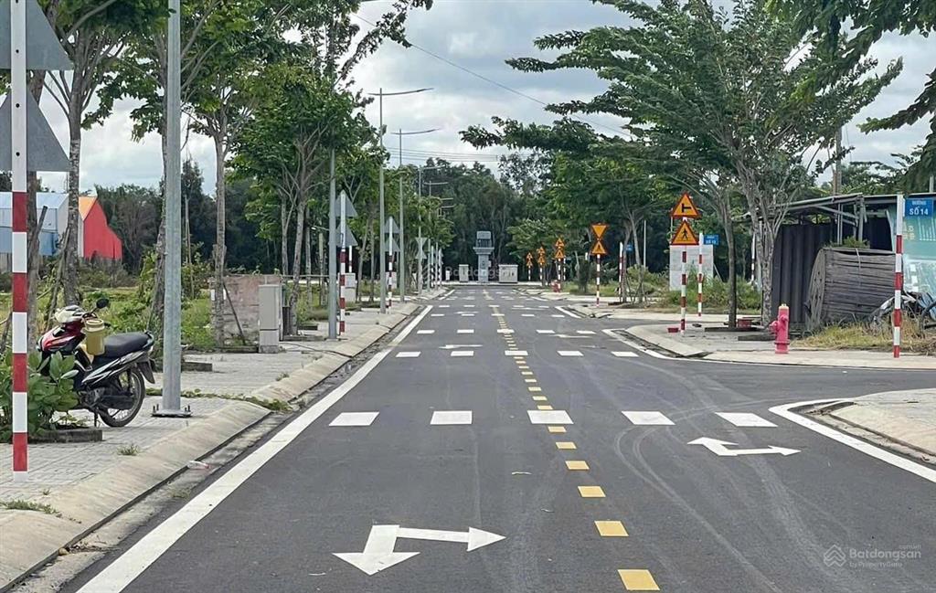 100% thổ cư hạ tầng hoàn thiện cách sân bay quốc tế long thành 4km  giá chỉ 1 tỷ 180  shr