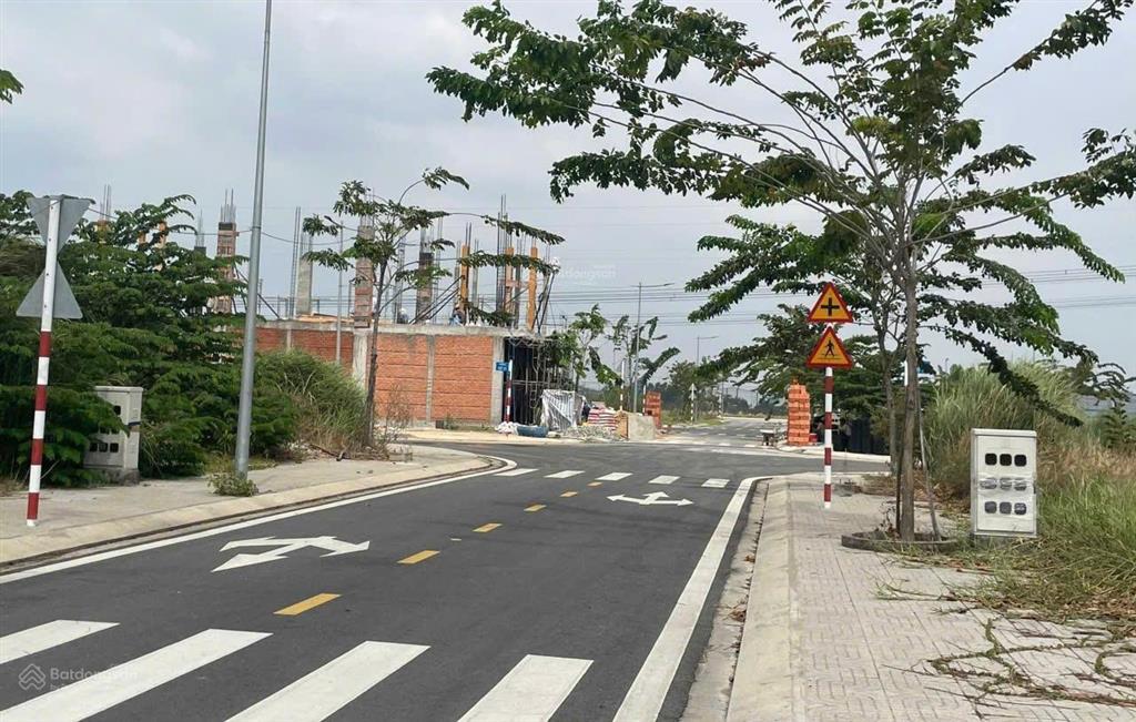 100% thổ cư hạ tầng hoàn thiện cách sân bay quốc tế long thành 4km  giá chỉ 1 tỷ 180  shr