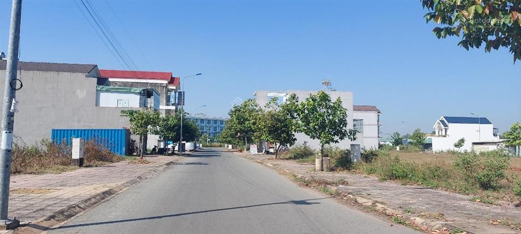 Ra lô 100m2 (5x20) siêu đẹp ngay vingroup long thành, giá 1,2 tỷ, liền kề sân bay long thành, shr