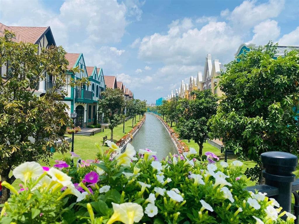 Deal hot  giảm giá cắt lỗ biệt thự hồ lagoon