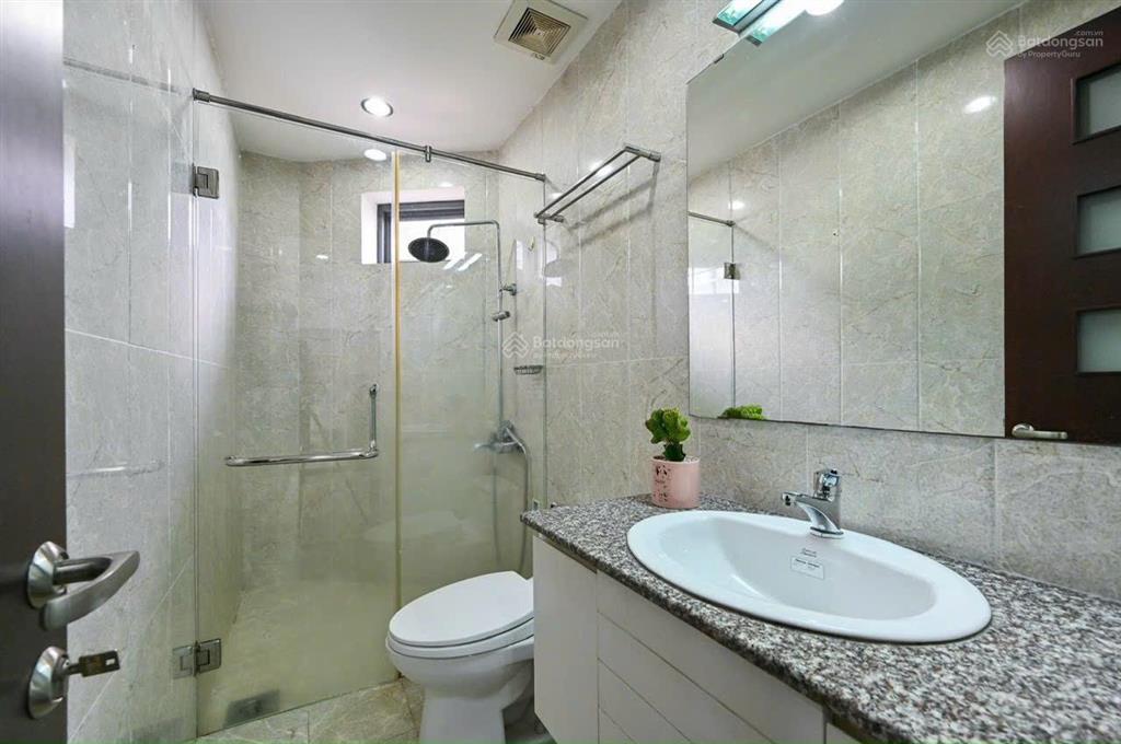 Cho thuê căn hộ  thang máy  ban công  ngay lòng tân định quận 1  rộng 40m2  full nội thất