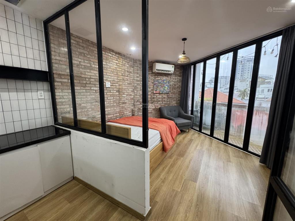 Căn hộ 1 phòng ngủ  ban công  ngay chợ hoàng hoa thám  phan đăng lưu  dọn dẹp phòng 1l/ tuần
