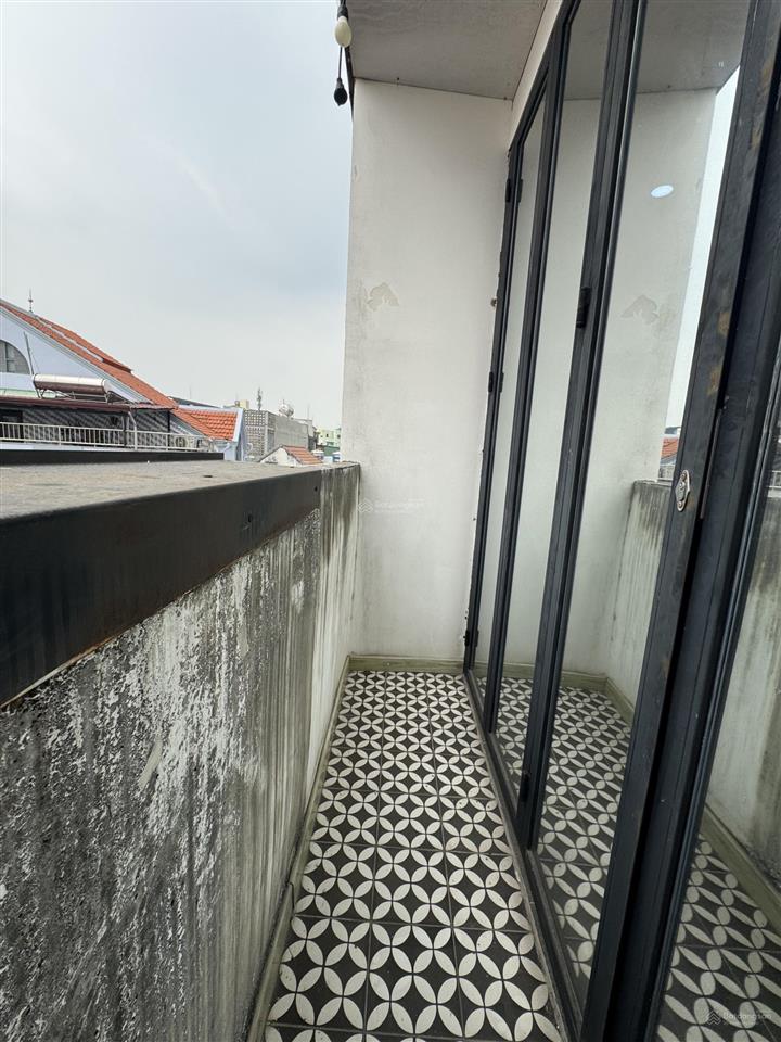 Căn hộ 1 phòng ngủ  ban công  ngay chợ hoàng hoa thám  phan đăng lưu  dọn dẹp phòng 1l/ tuần