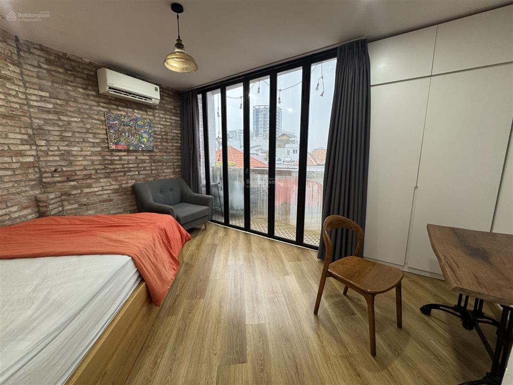 Căn hộ 1 phòng ngủ  ban công  ngay chợ hoàng hoa thám  phan đăng lưu  dọn dẹp phòng 1l/ tuần