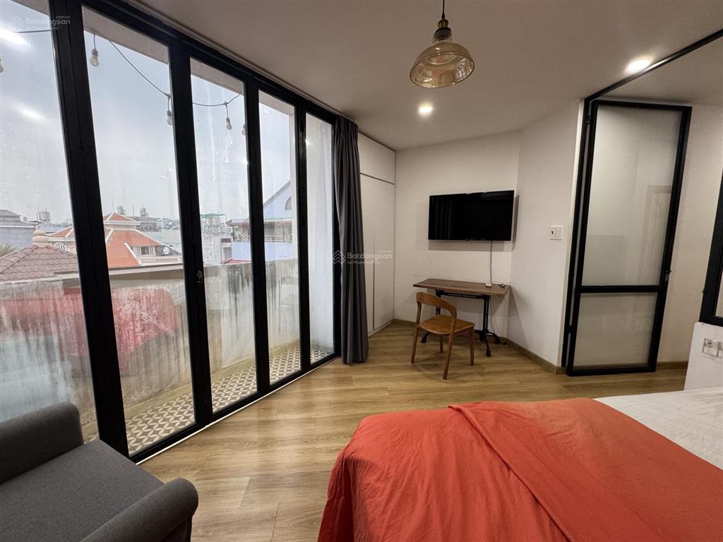 Căn hộ 1 phòng ngủ  ban công  ngay chợ hoàng hoa thám  phan đăng lưu  dọn dẹp phòng 1l/ tuần