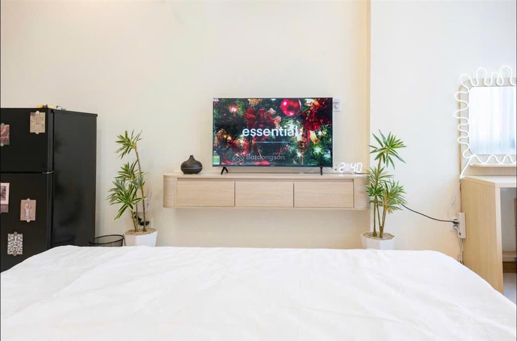 Căn hộ studio ban công  thang máy  mới 100%  ngay chợ tân định  cầu kiệu  nhà xe rộng