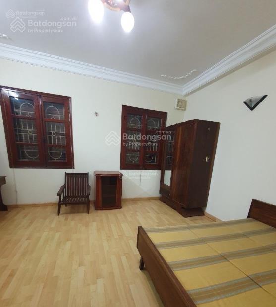 Cho thuê nhà riêng 180m2, 3 tầng, 4 ngủ, 3 wc, trung tâm quận đống đa, tiện ích phong phú