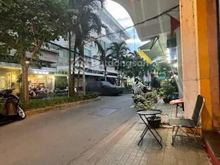 Ngộp bán gấp shophouse phan xích long, dt 100m2, 2 tầng, mặt bằng ngang 7,3m, hđt 20tr, giá 81tr/m2