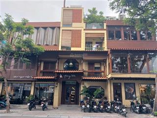 Cần bán gấp trần hưng đạo  bến thành, dt 4x20m, 4 tầng, vỉa hè rộng, hđt 80tr, giá bán 45,5 tỷ