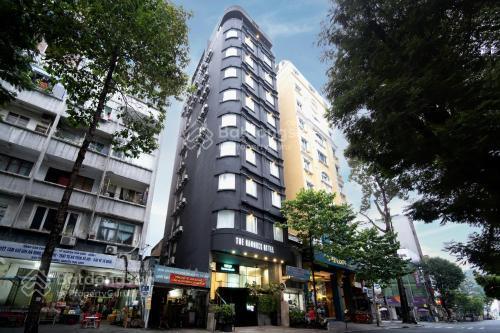 Hàng đầu tư đối diện chợ bến thành  phó đức chính q1 ,70m2 ,ctxd 1hầm 7tầng,hđt 150tr, giá 40,8 tỷ