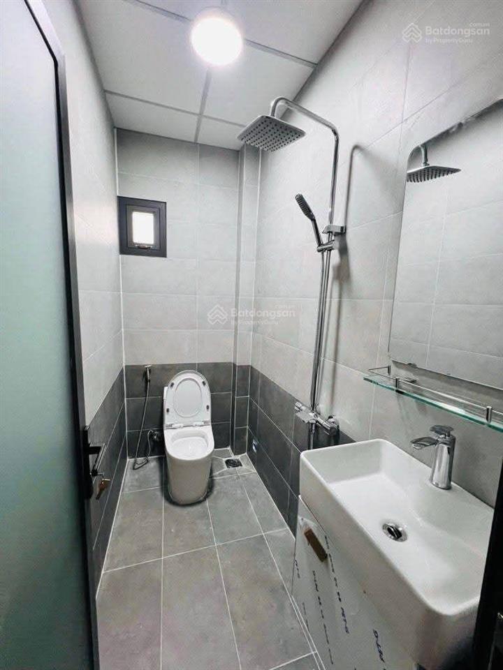Hàng xanh ở ngay  nguyễn cửu vân  hẻm oto  2 phòng ngủ 2wc  5.x tỷ