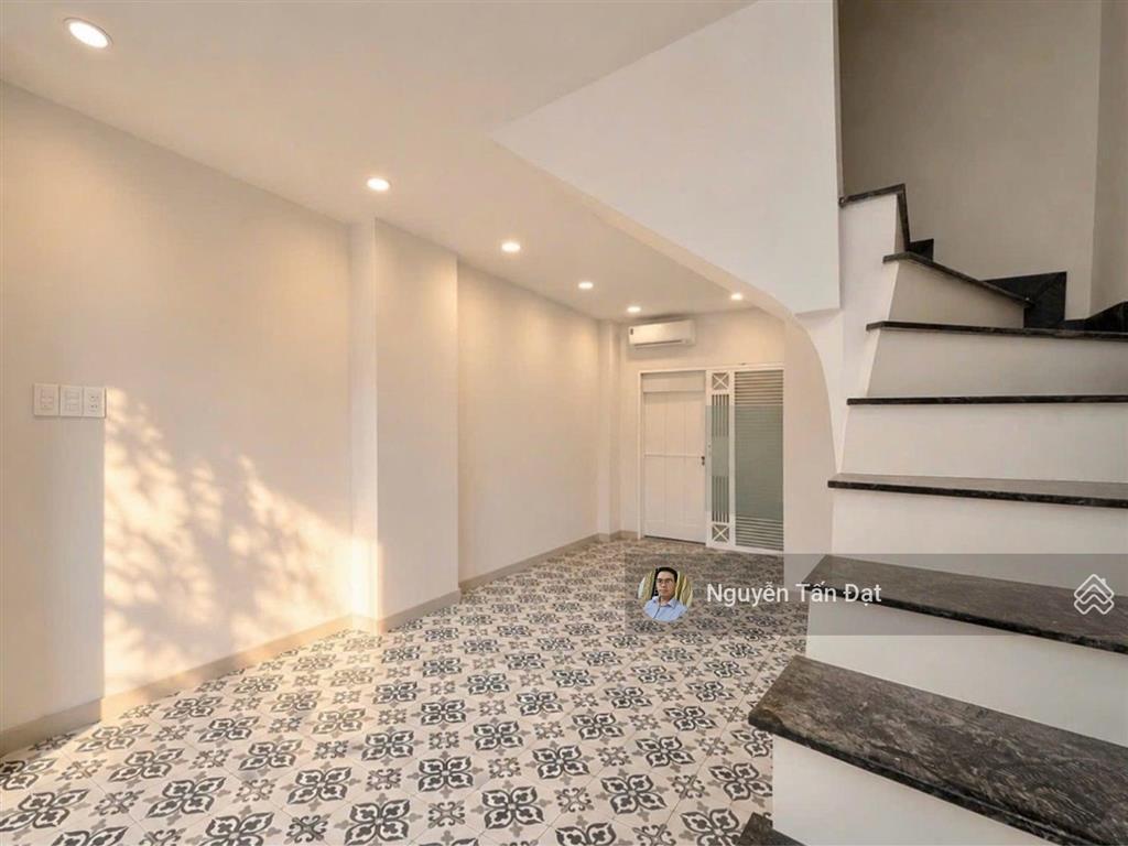 Mặt tiền 3,9m huỳnh văn bánh  5 tầng bê tông/8 phòng  kinh doanh đa ngành  11,1 tỷ