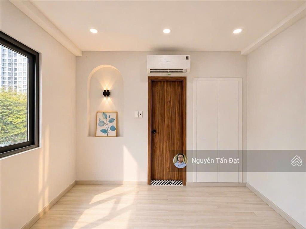 Mặt tiền 3,9m huỳnh văn bánh  5 tầng bê tông/8 phòng  kinh doanh đa ngành  11,1 tỷ
