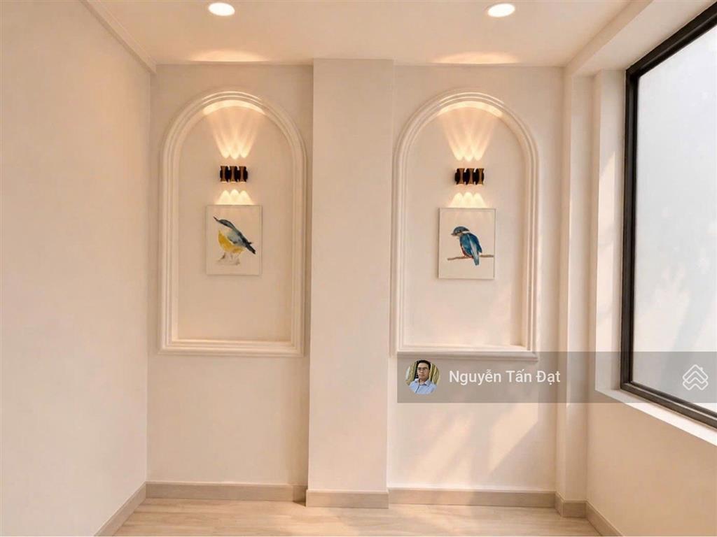 Mặt tiền 3,9m huỳnh văn bánh  5 tầng bê tông/8 phòng  kinh doanh đa ngành  11,1 tỷ
