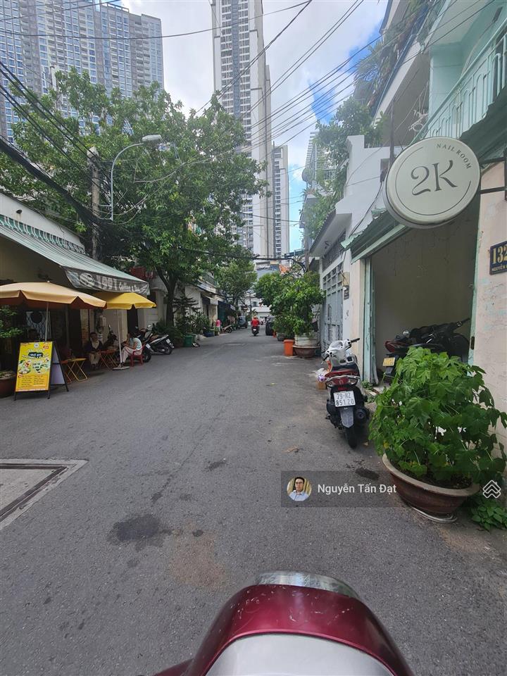 Khu hiếm nhà bán, kế q1  nguyễn hữu cảnh 115m2, hẻm 8m như mặt tiền  sát bên vinhomes landmark 81