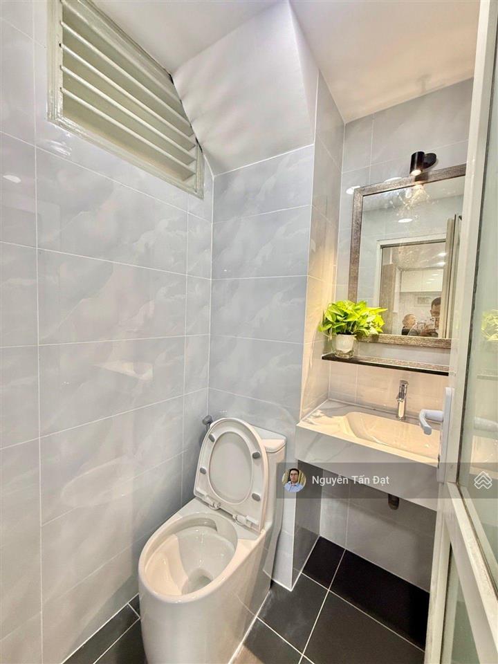 Chung cư phan văn trị 54m2  2pn 2wc, tặng full nội thất mới, có thang máy  3.05 tỷ em bé
