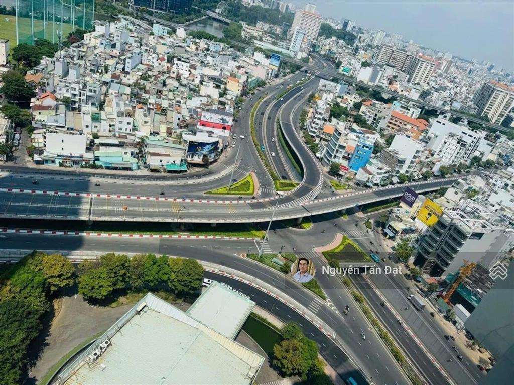 Chung cư nguyễn hữu cảnh 40m2, giáp q1, q2  ngay cầu thủ thiêm  chưa qua sử dụng  nhỉnh 3 tỷ